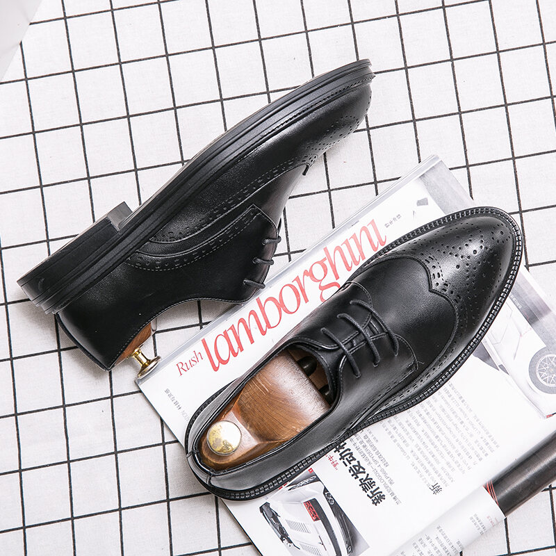 Brogue Genuine Leather Shoes British Fashion Man Business Casual Small Leather Shoes Vintage Carved Pointed Formal Dress Height Increasing Wedding Shoes