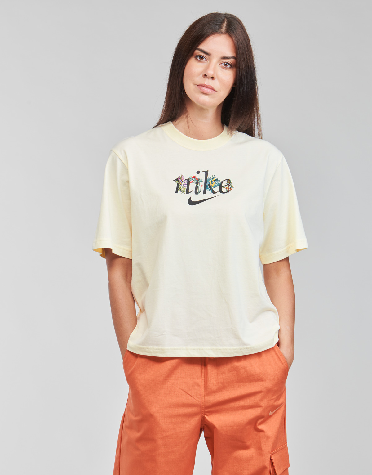 Nike Clothing Nike women Short-sleeved t-shirts - NSTEE BOXY NATURE - Beige